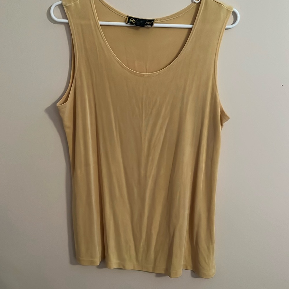 Mirasol Sleeveless Tank Top in Light Yellow